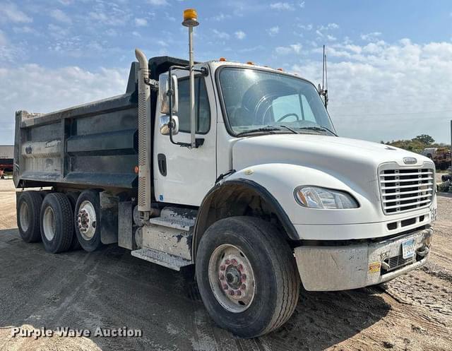 Image of Freightliner Business Class M2 equipment image 2