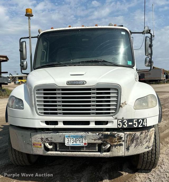 Image of Freightliner Business Class M2 equipment image 1
