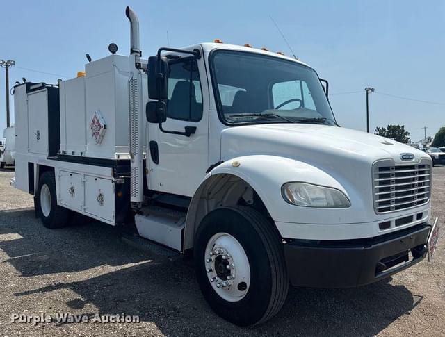 Image of Freightliner Business Class M2 equipment image 2