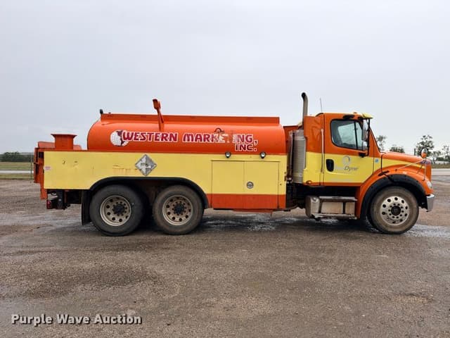 Image of Freightliner Business Class M2 equipment image 3