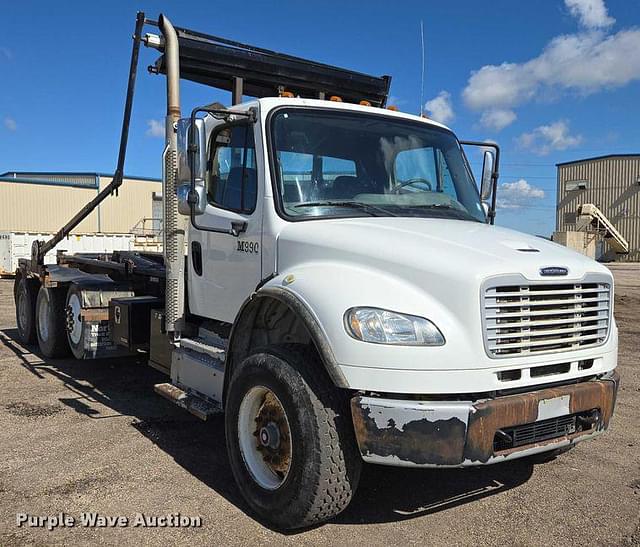 Image of Freightliner Business Class M2 equipment image 2