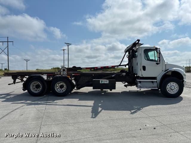 Image of Freightliner Business Class M2 equipment image 3