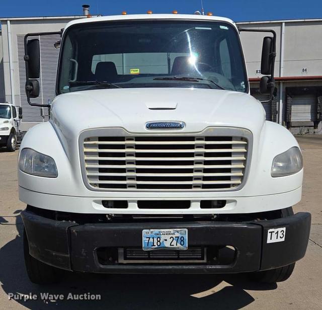 Image of Freightliner Business Class M2 equipment image 1