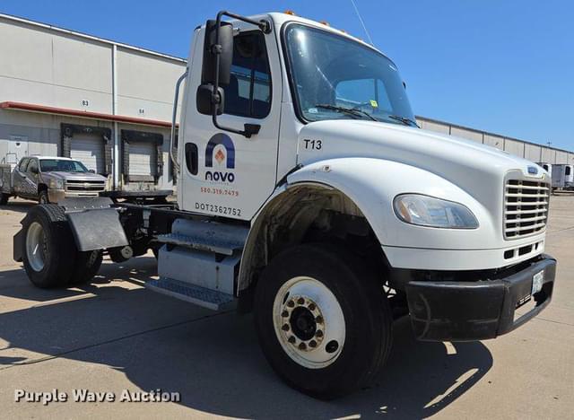 Image of Freightliner Business Class M2 equipment image 2