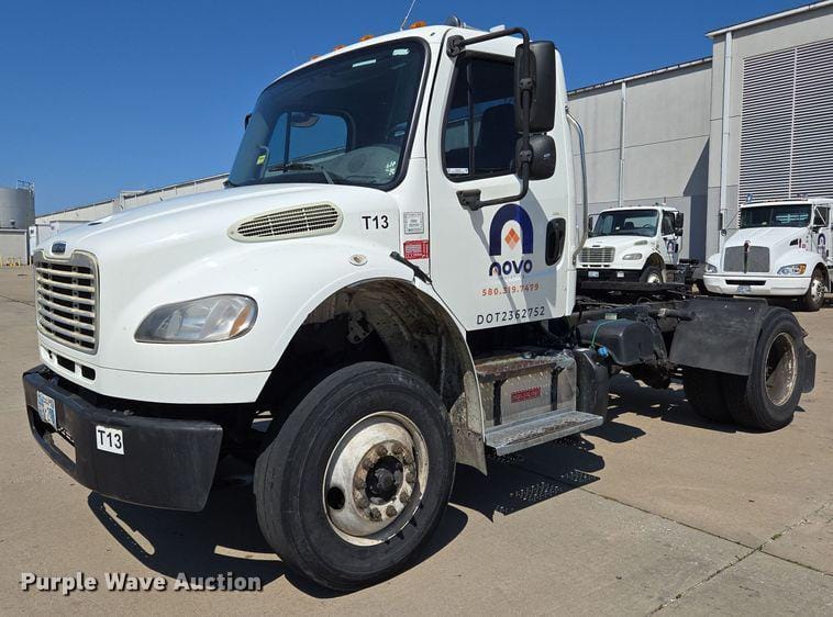 2013 Freightliner Business Class M2 Equipment Image0