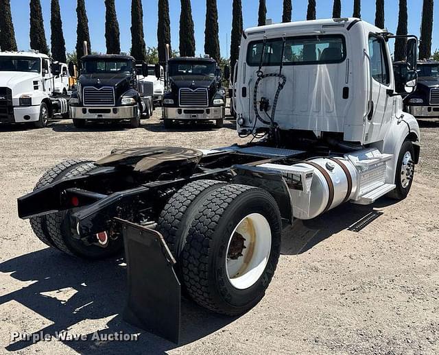 Image of Freightliner Business Class M2 equipment image 4