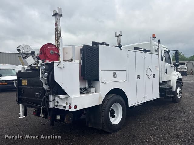 Image of Freightliner M2 equipment image 4