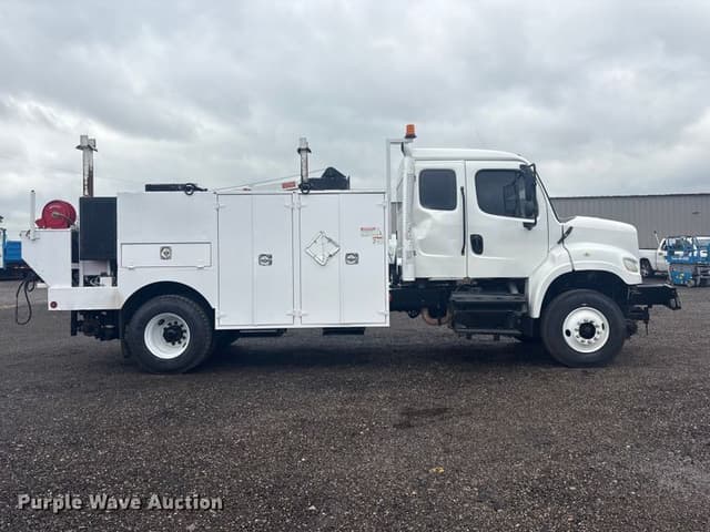 Image of Freightliner M2 equipment image 3