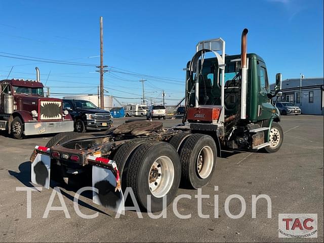 Image of Freightliner Cascadia 113 equipment image 3