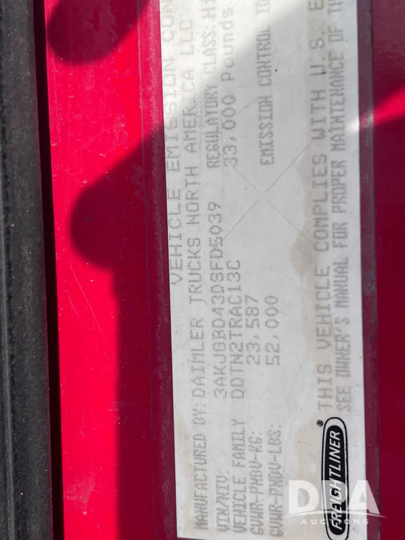 Image of Freightliner Cascadia 113 equipment image 4