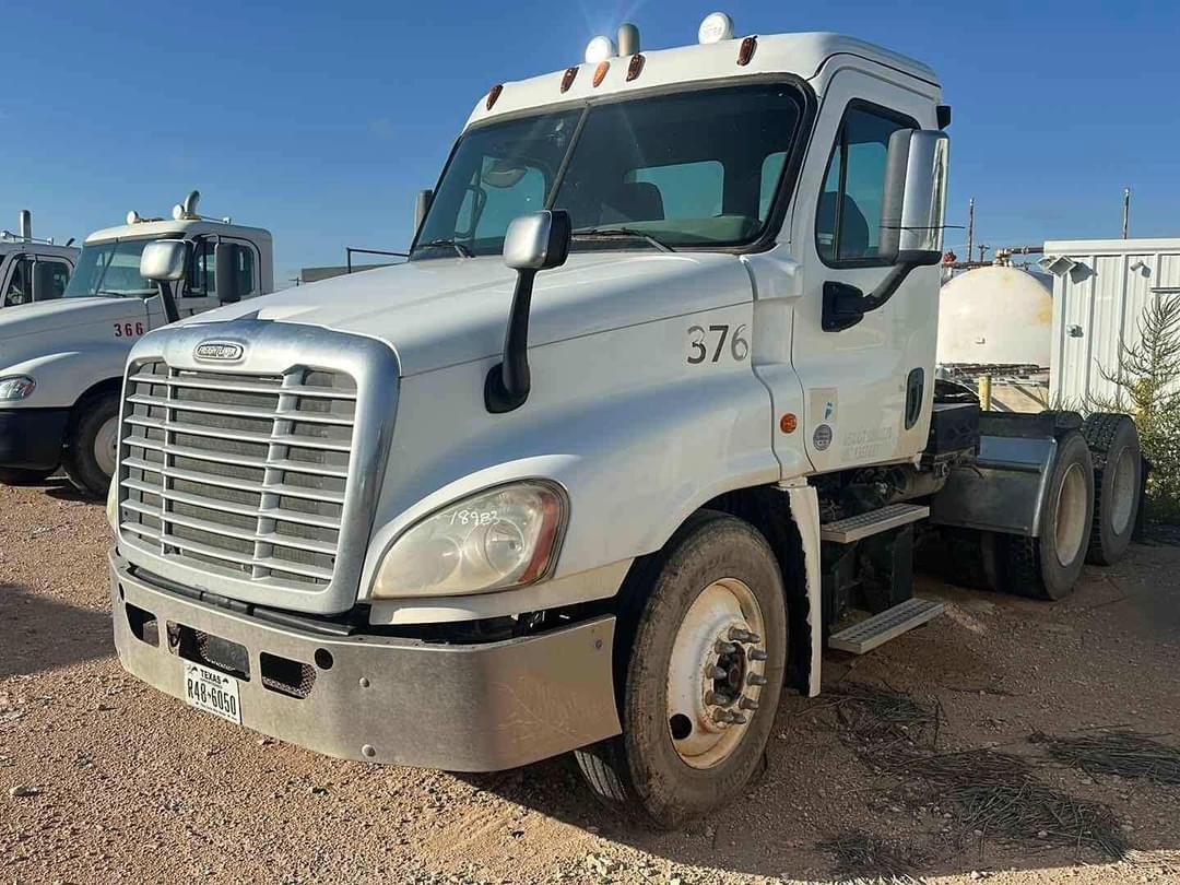 Image of Freightliner Cascadia 125 Primary image