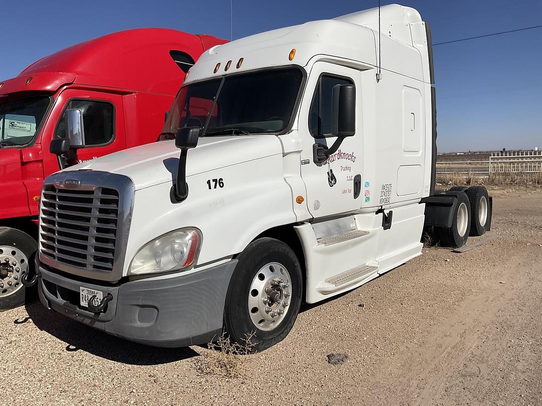 Image of Freightliner Cascadia 125 Primary image