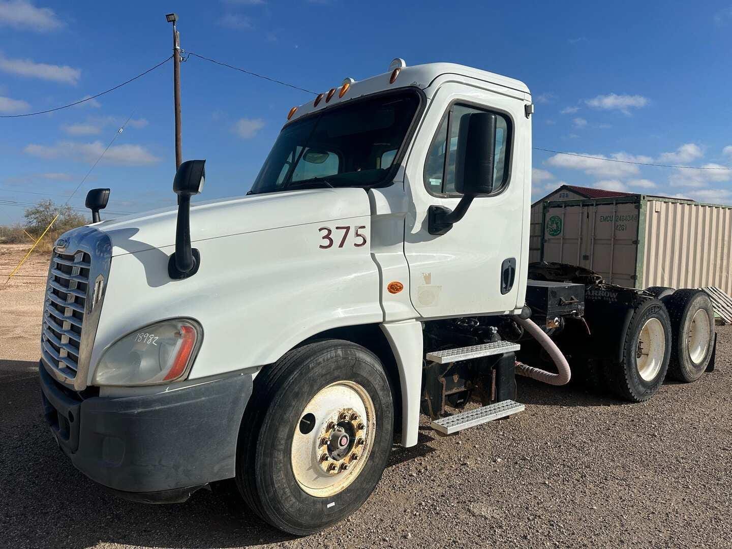 2013 Freightliner Cascadia 125 Equipment Image0