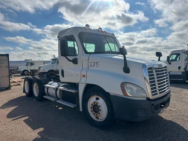 Image of Freightliner Cascadia 125 equipment image 1