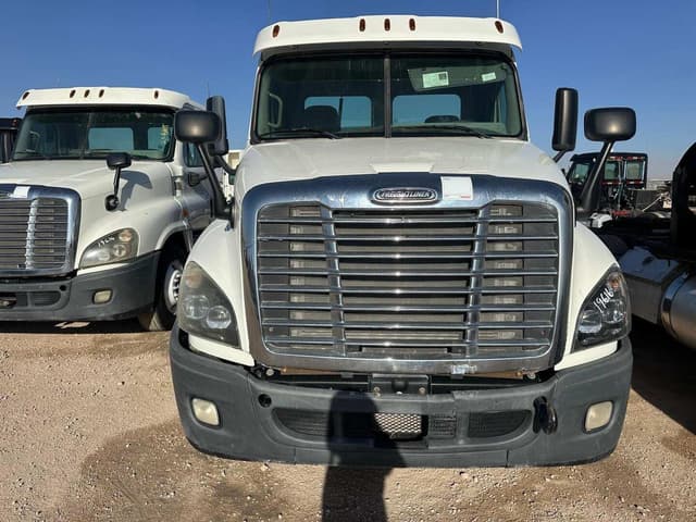 Image of Freightliner Cascadia 125 equipment image 1