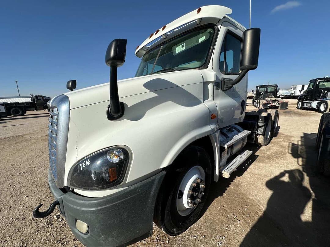 Image of Freightliner Cascadia 125 Primary image