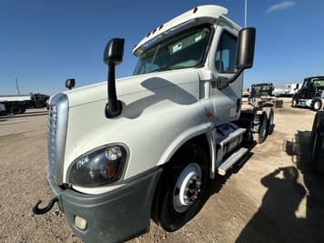 Main image Freightliner Cascadia 125