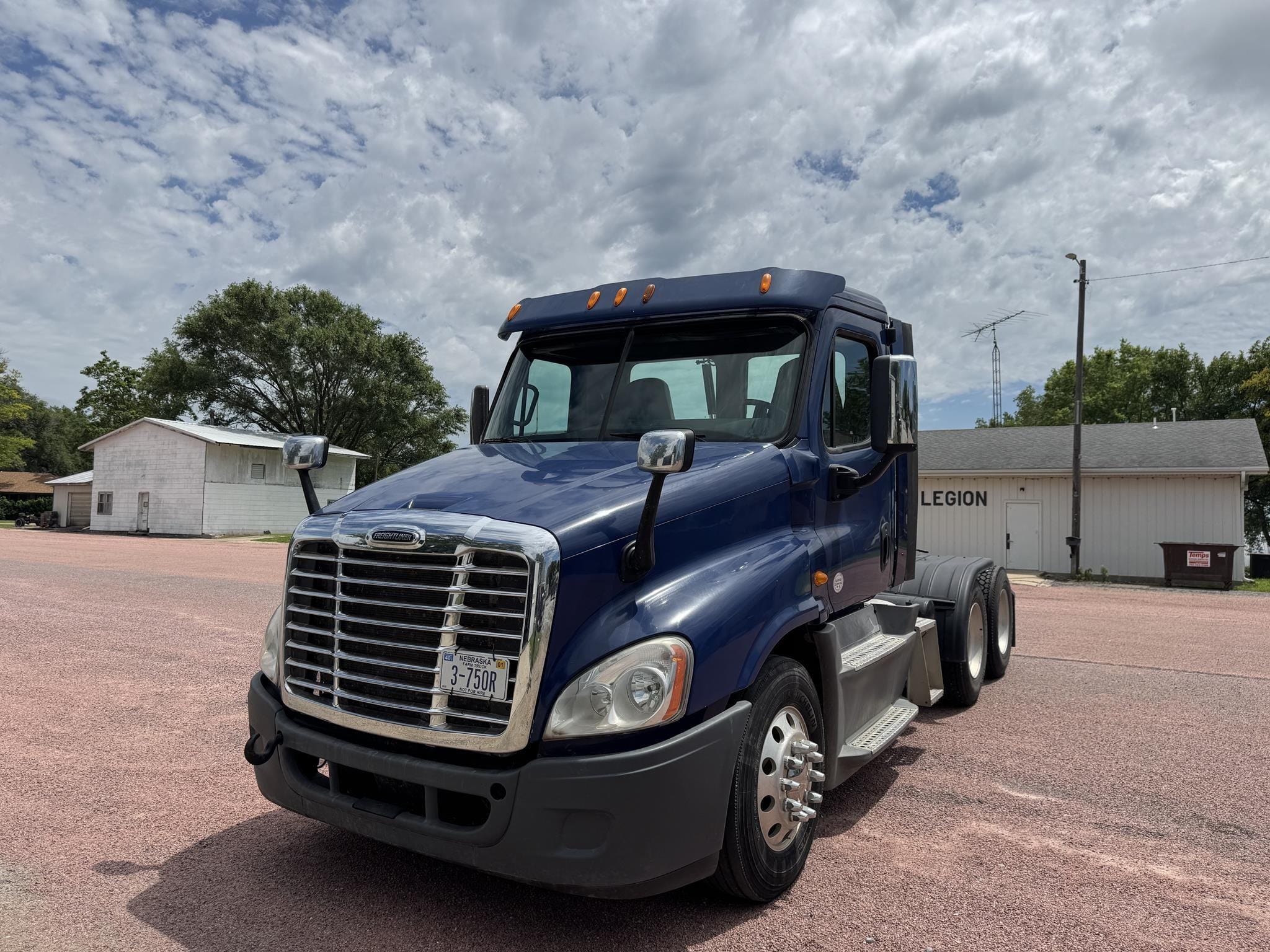 2013 Freightliner Cascadia 125 Equipment Image0