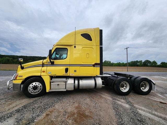 Image of Freightliner Cascadia 125 equipment image 1