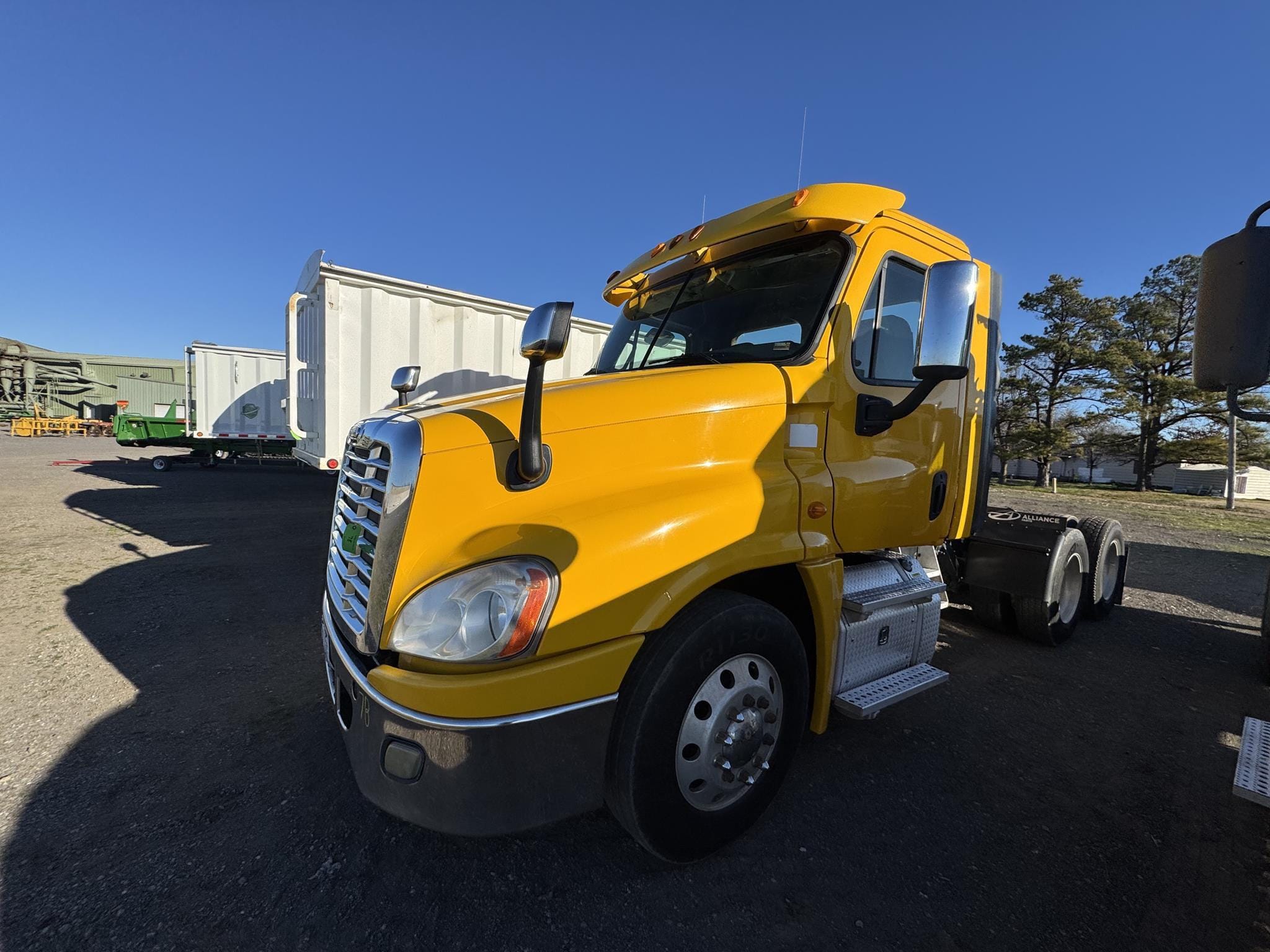 2013 Freightliner Cascadia 125 Equipment Image0