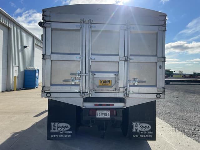 Image of Freightliner Cascadia 125 equipment image 4