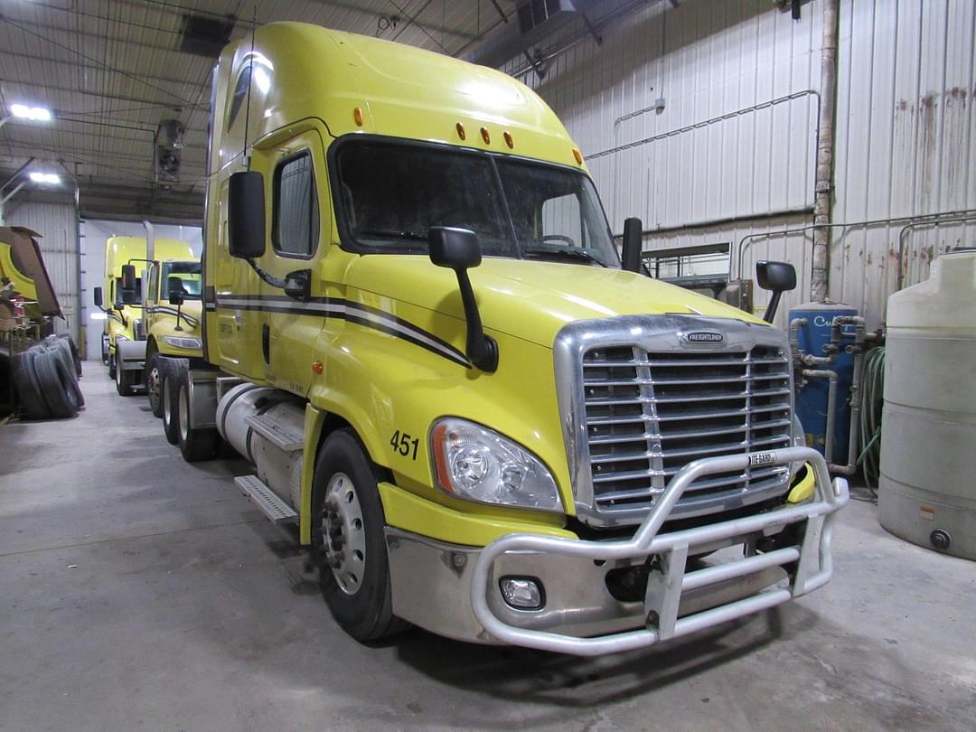 Image of Freightliner Cascadia 125 Primary image