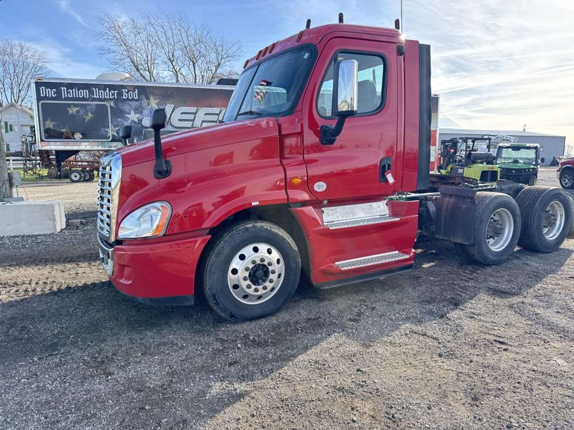 2013 Freightliner Cascadia 125 Equipment Image0