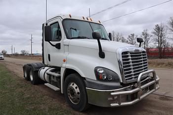 2013 Freightliner Cascadia 125 Equipment Image0