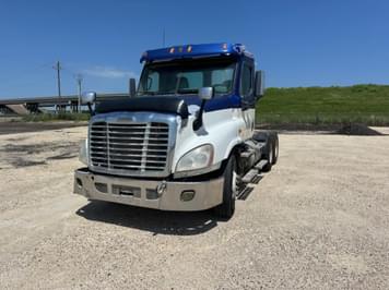 Main image Freightliner Cascadia 125