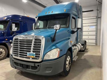 Main image Freightliner Cascadia 125