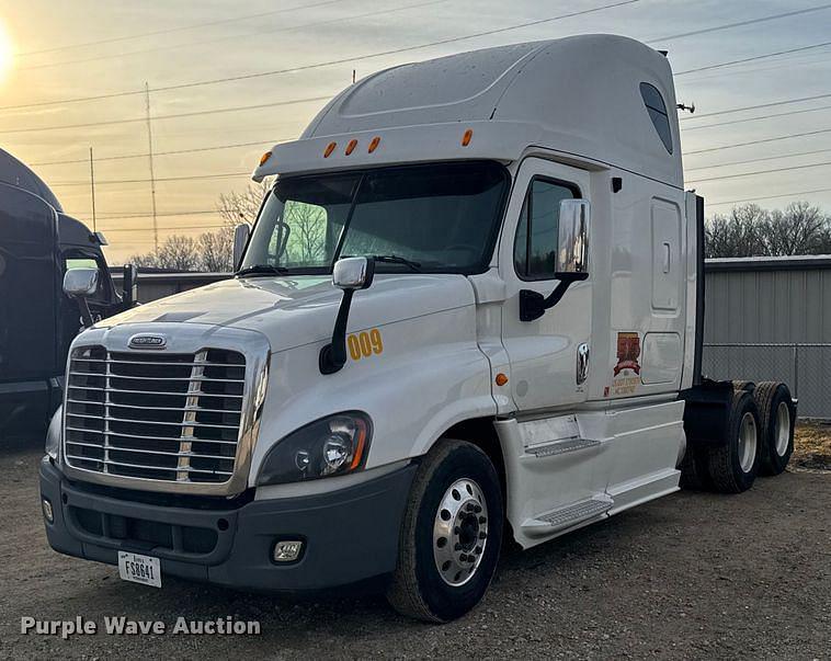 Image of Freightliner Cascadia 125 Primary image