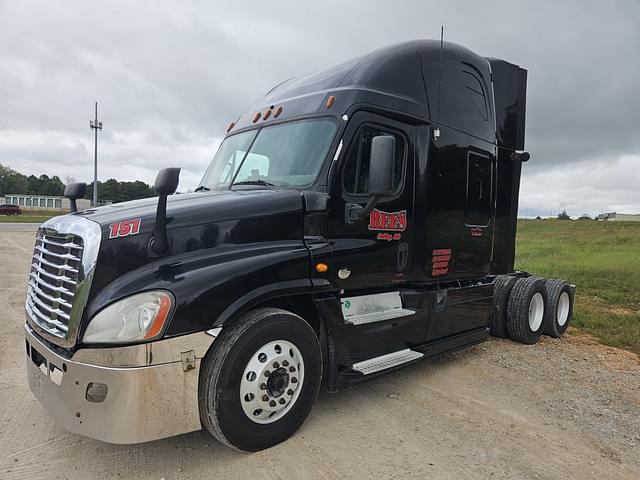 Image of Freightliner Cascadia 125 equipment image 1