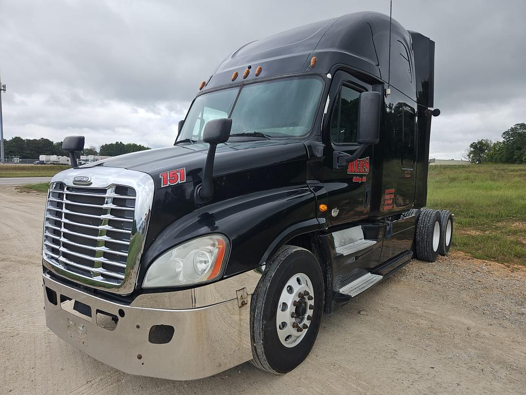 Image of Freightliner Cascadia 125 Primary image