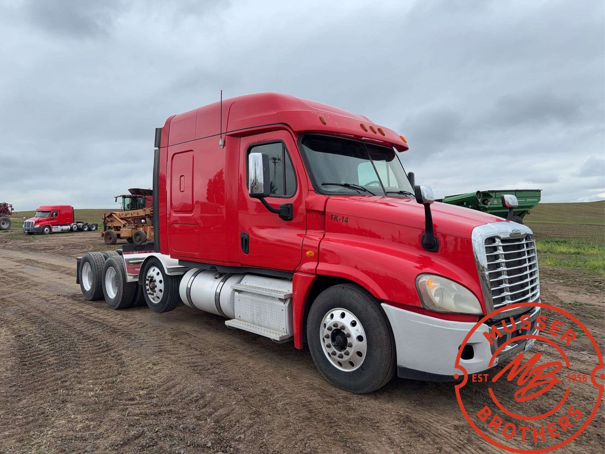 2013 Freightliner Cascadia 125 Equipment Image0