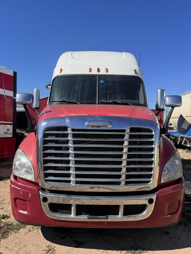 Image of Freightliner Cascadia 125 equipment image 1
