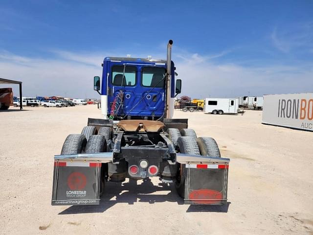 Image of Freightliner Cascadia 125 equipment image 3