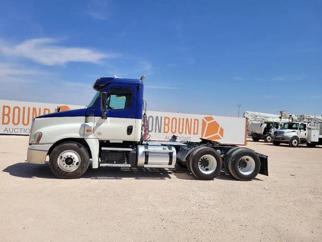 Image of Freightliner Cascadia 125 equipment image 1