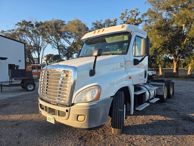 Image of Freightliner Cascadia equipment image 1