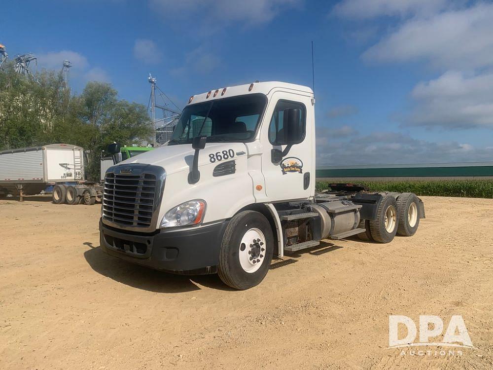 Image of Freightliner Cascadia Primary image