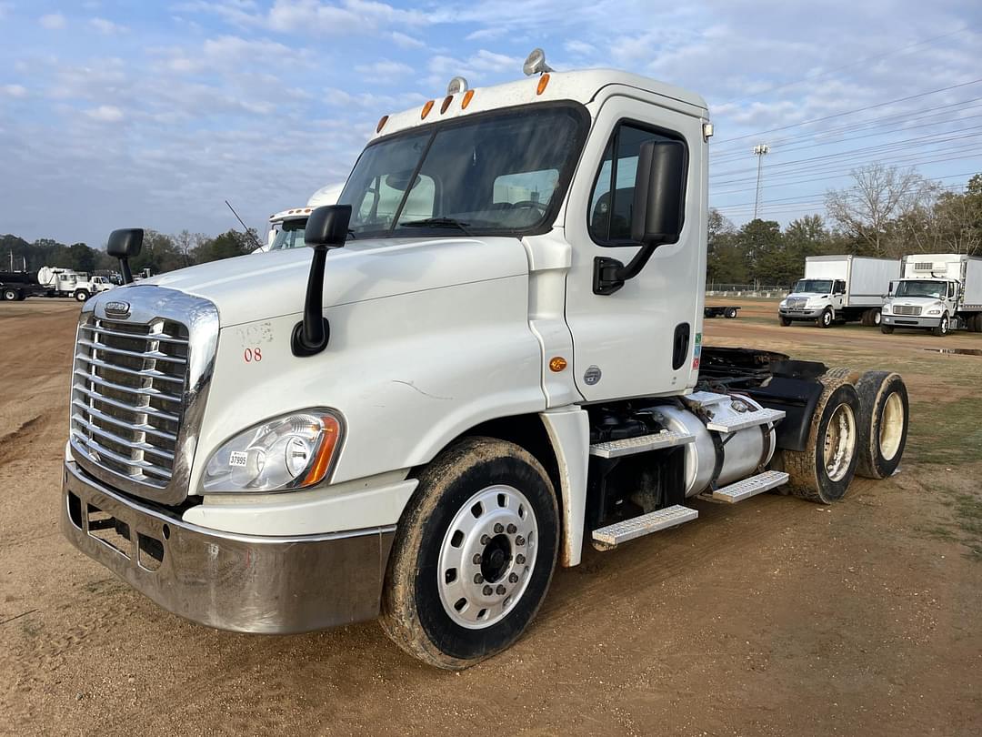 Image of Freightliner Cascadia Primary image