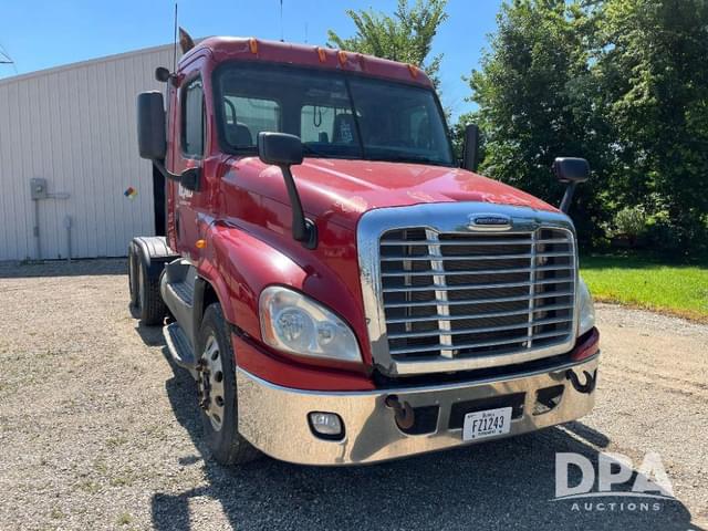 Image of Freightliner Cascadia equipment image 3