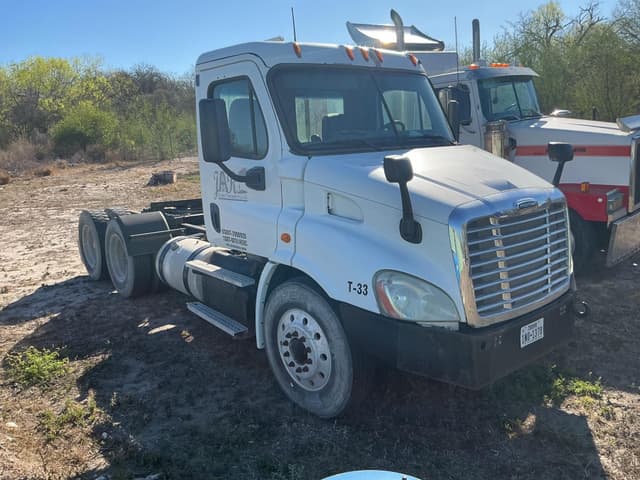 Image of Freightliner Cascadia equipment image 1
