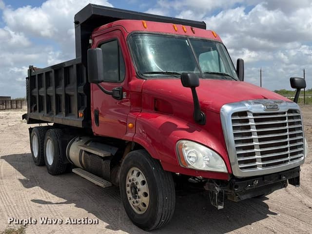 Image of Freightliner Cascadia equipment image 2