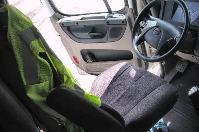 Image of Freightliner Cascadia equipment image 4
