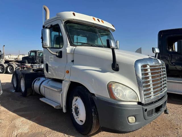 Image of Freightliner Cascadia equipment image 1