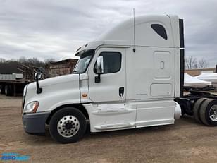 Main image Freightliner Cascadia 38