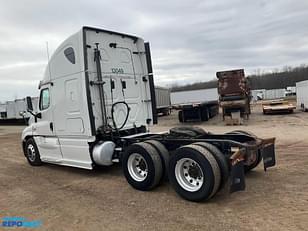 Main image Freightliner Cascadia 4