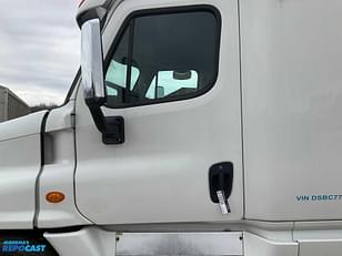 Main image Freightliner Cascadia 43