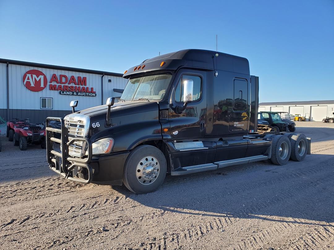 Image of Freightliner Cascadia Primary image