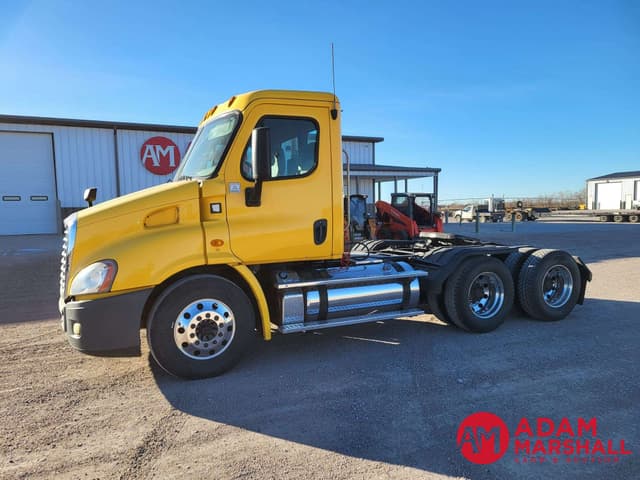 Image of Freightliner Cascadia equipment image 1